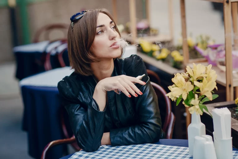 1.woman-smoking-looking-up